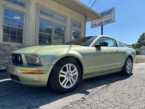 Used 2005 Ford Mustang GT image 1