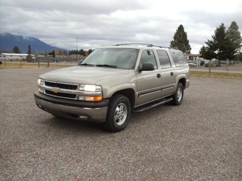 Used 2001 Chevrolet Suburban LS image 3