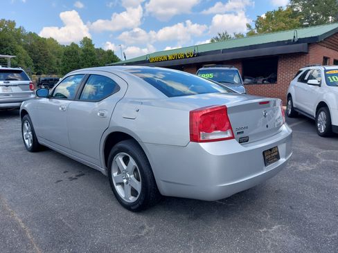 Used 2010 Dodge Charger SE image 3