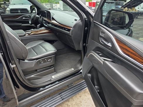 Used 2021 Cadillac Escalade Premium image 10