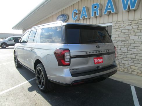 Used 2022 Ford Expedition Max Limited image 4