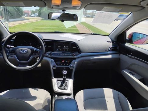 Used 2018 Hyundai Elantra Limited image 9