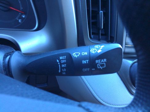 Used 2015 Toyota RAV4 LE image 30