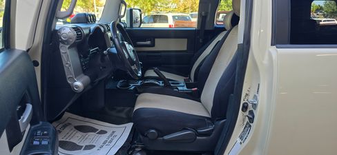 Used 2008 Toyota FJ Cruiser image 26