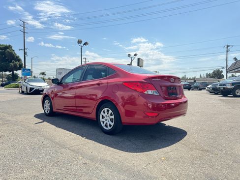 Used 2012 Hyundai Accent GLS image 4