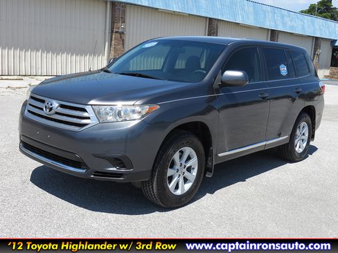 Used 2012 Toyota Highlander LE image 2