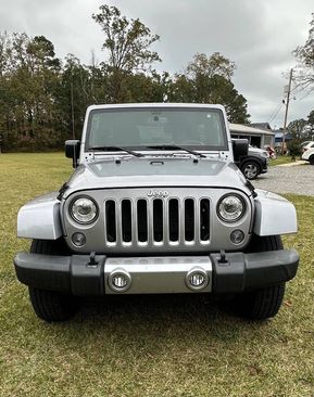 Used 2017 Jeep Wrangler Sahara image 3