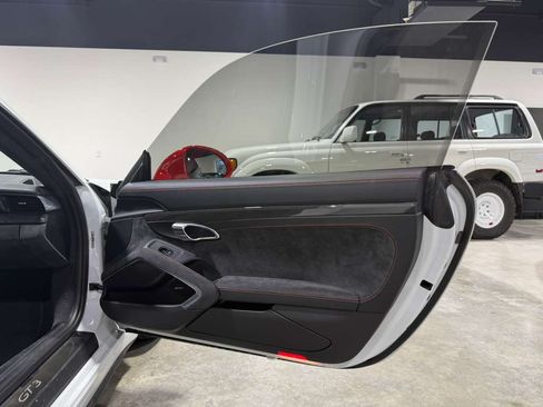 Used 2018 Porsche 911 GT3 image 34