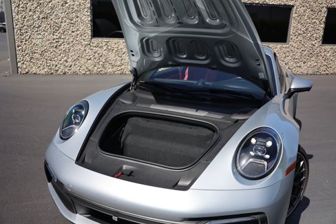 Used 2021 Porsche 911 Carrera image 4