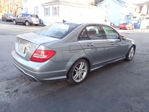 Used 2012 Mercedes-Benz C 300 image 2