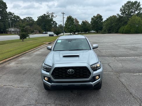 Used 2020 Toyota Tacoma TRD Sport image 10
