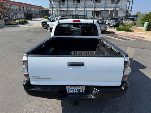 Used 2011 Toyota Tacoma image 9