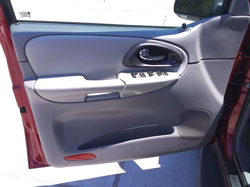 Used 2008 Chevrolet TrailBlazer LS image 9