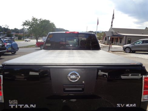 Used 2012 Nissan Titan SV image 18