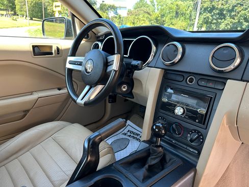 Used 2005 Ford Mustang GT image 13