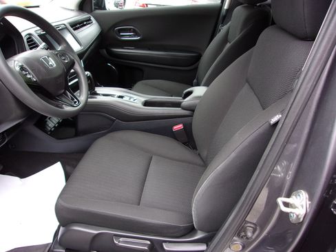 Used 2018 Honda HR-V EX image 16