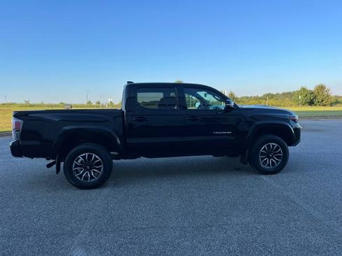 Used 2023 Toyota Tacoma TRD Sport image 6