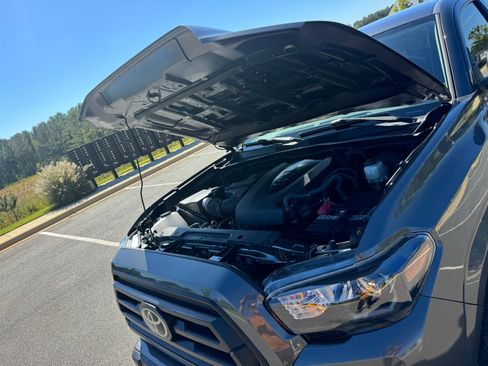Used 2020 Toyota Tacoma SR image 15
