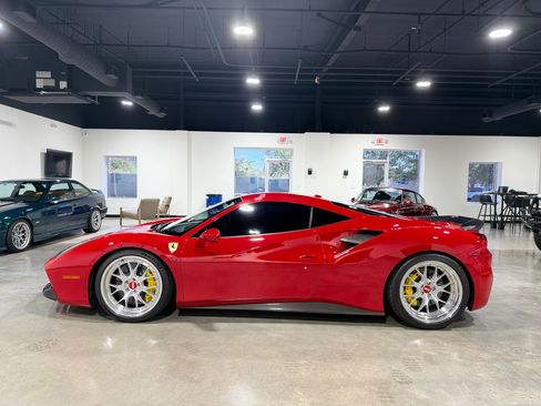 Used 2016 Ferrari 488 GTB image 8