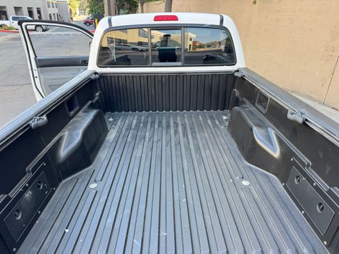 Used 2011 Toyota Tacoma image 10