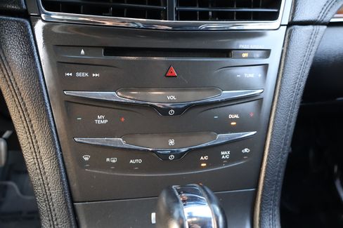 Used 2018 Lincoln MKT image 30