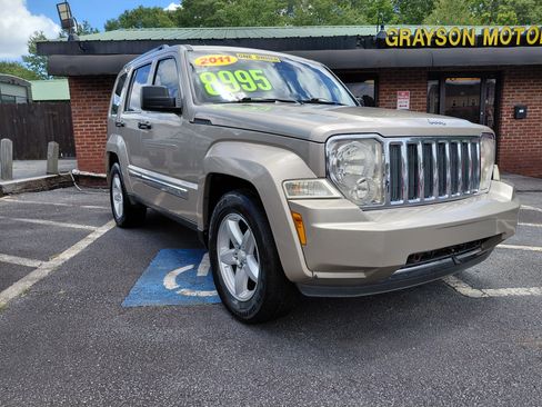 Used 2011 Jeep Liberty Limited image 2