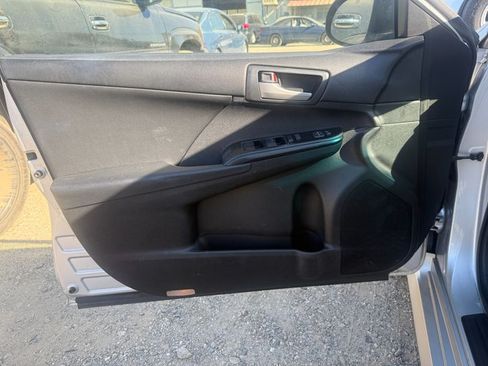 Used 2013 Toyota Camry L image 7