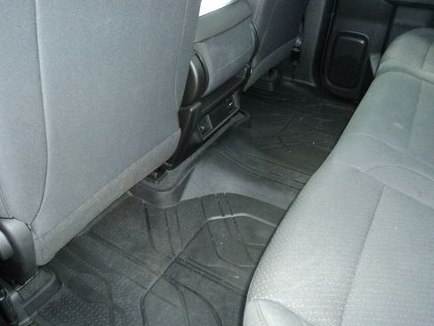 Used 2020 Chevrolet Silverado 1500 Custom image 9