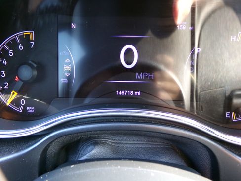 Used 2018 Jeep Grand Cherokee Limited image 18