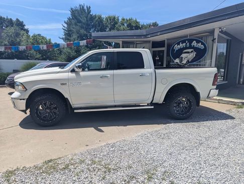 Used 2016 RAM 1500 Laramie image 2