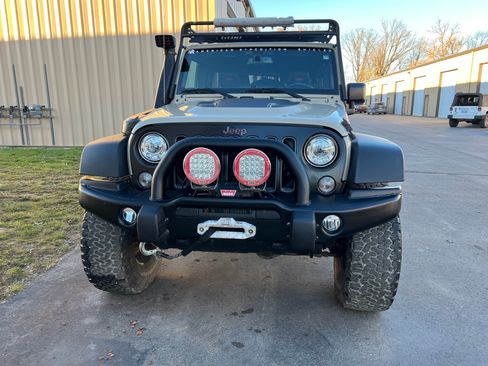 Used 2018 Jeep Wrangler Unlimited Rubicon image 3