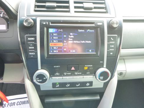 Used 2012 Toyota Camry LE image 21