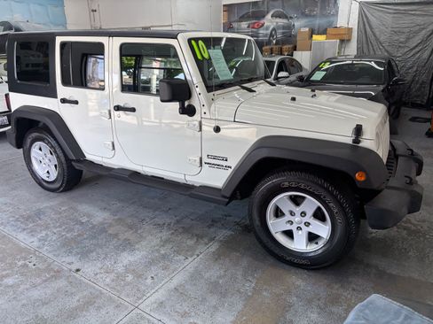 Used 2010 Jeep Wrangler Unlimited Sport image 1