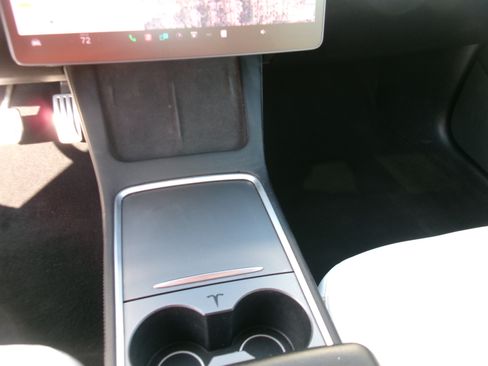 Used 2021 Tesla Model 3 Performance image 17
