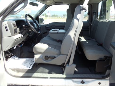 Used 2004 Ford F350 XL image 16