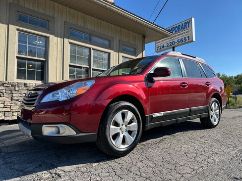 Used 2011 Subaru Outback 3.6R Limited image 1