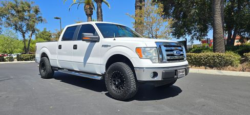 Used 2010 Ford F150 XLT image 1