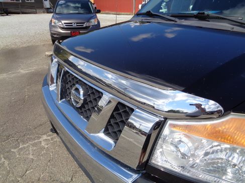 Used 2012 Nissan Titan SV image 24