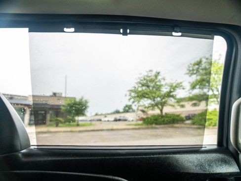 Used 2015 Toyota Sienna SE image 59