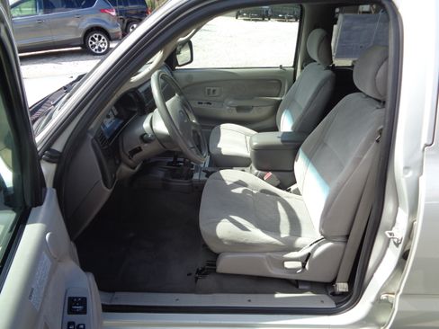 Used 2004 Toyota Tacoma TRD Off-Road image 30