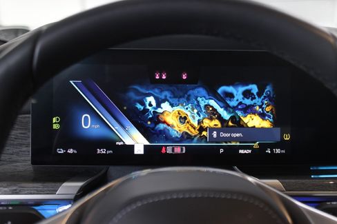 Used 2023 BMW i7 xDrive60 image 64