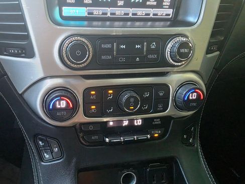 Used 2017 GMC Yukon SLT image 17