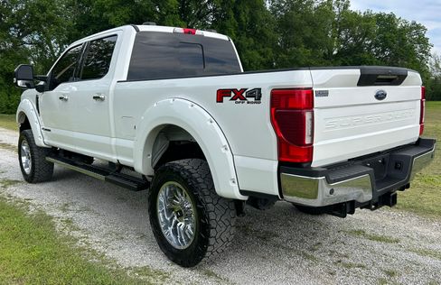 Used 2021 Ford F250 Lariat image 5