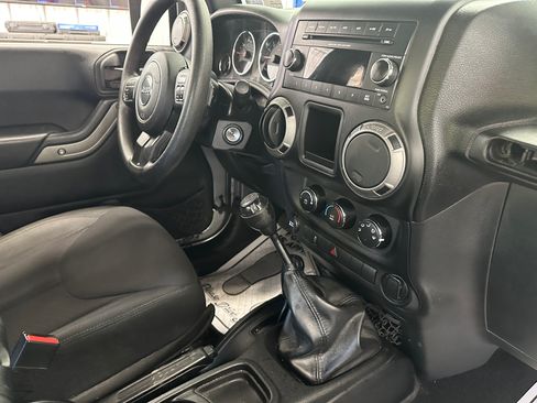 Used 2015 Jeep Wrangler Sport image 16