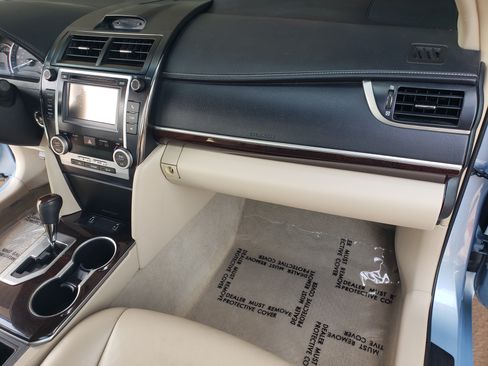 Used 2013 Toyota Camry XLE image 15