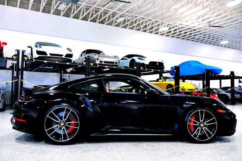 Used 2022 Porsche 911 Turbo image 11