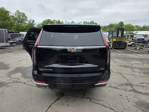 Used 2021 Cadillac Escalade Premium image 6