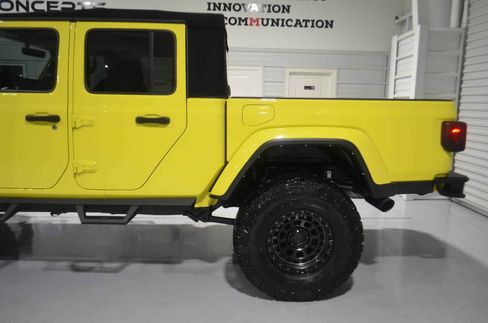 Used 2023 Jeep Gladiator Willys image 6