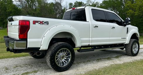 Used 2021 Ford F250 Lariat image 3