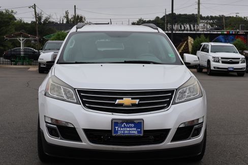 Used 2016 Chevrolet Traverse LT image 4